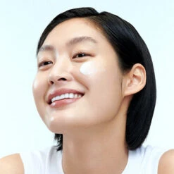 Freshly Juiced Vitamin E Mask 15ml -Wishtrend Comestics Store Freshly Juiced Vitamin E Mask thumbnail 04 concept model2 f17154a4 bba2 407e b1d5 9ebe4d50eca1