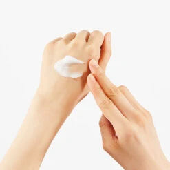 Cosrx Hyaluronic Acid Intensive Cream -Wishtrend Comestics Store Hyaluronic Acid Intensive Cream thumbnail 04 concept3