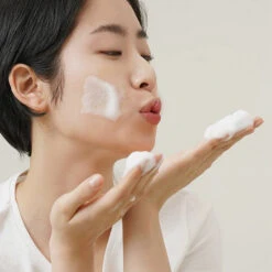 Rich Moist Foaming Cleanser -Wishtrend Comestics Store Rich Moist Foaming Cleanser thumbnail 04 concept4