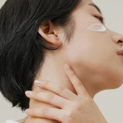 Rich Moist Soothing Cream -Wishtrend Comestics Store Rich Moist Soothing Cream thumbnail 04 concept3