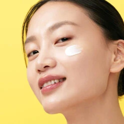 Dear Klairs Holiday Box -Wishtrend Comestics Store all day airy sunscreen thumbnail 04 concept4 0ca51b58 bad2 436c ae4a 8d705643e656