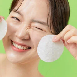 Feel Soo Calm Toner Pad Renewal -Wishtrend Comestics Store feel soo calm toner pad thumbnail 04 concept 2 1